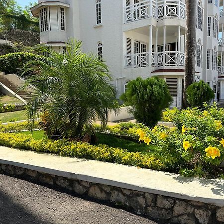 Falcon Islandview - Airport Pickup Available - 24Security Montego Bay Buitenkant foto